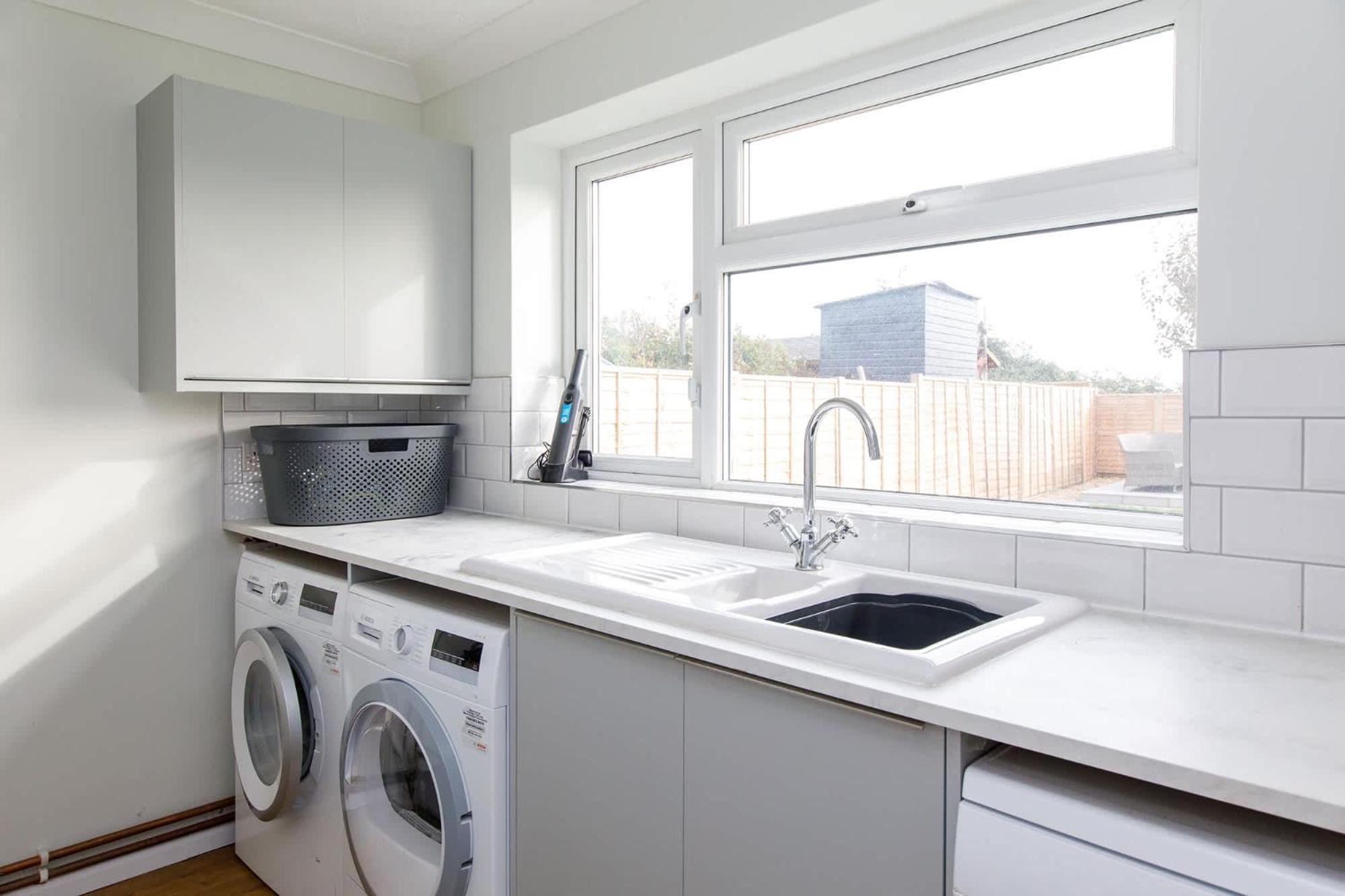 Spacious Home For 8 In Witterings - Walk To Beach 이스트 위터링 외부 사진
